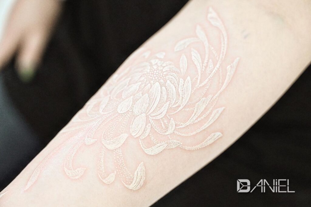 chrysanthemum white tattoo Daniel 03