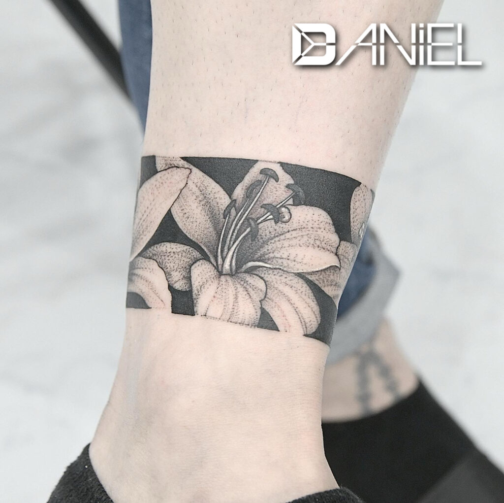 lily ring tattoo Daniel 03