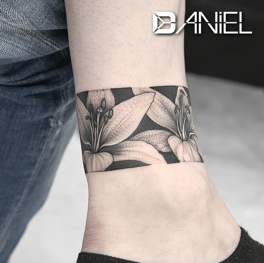 lily ring tattoo Daniel 04