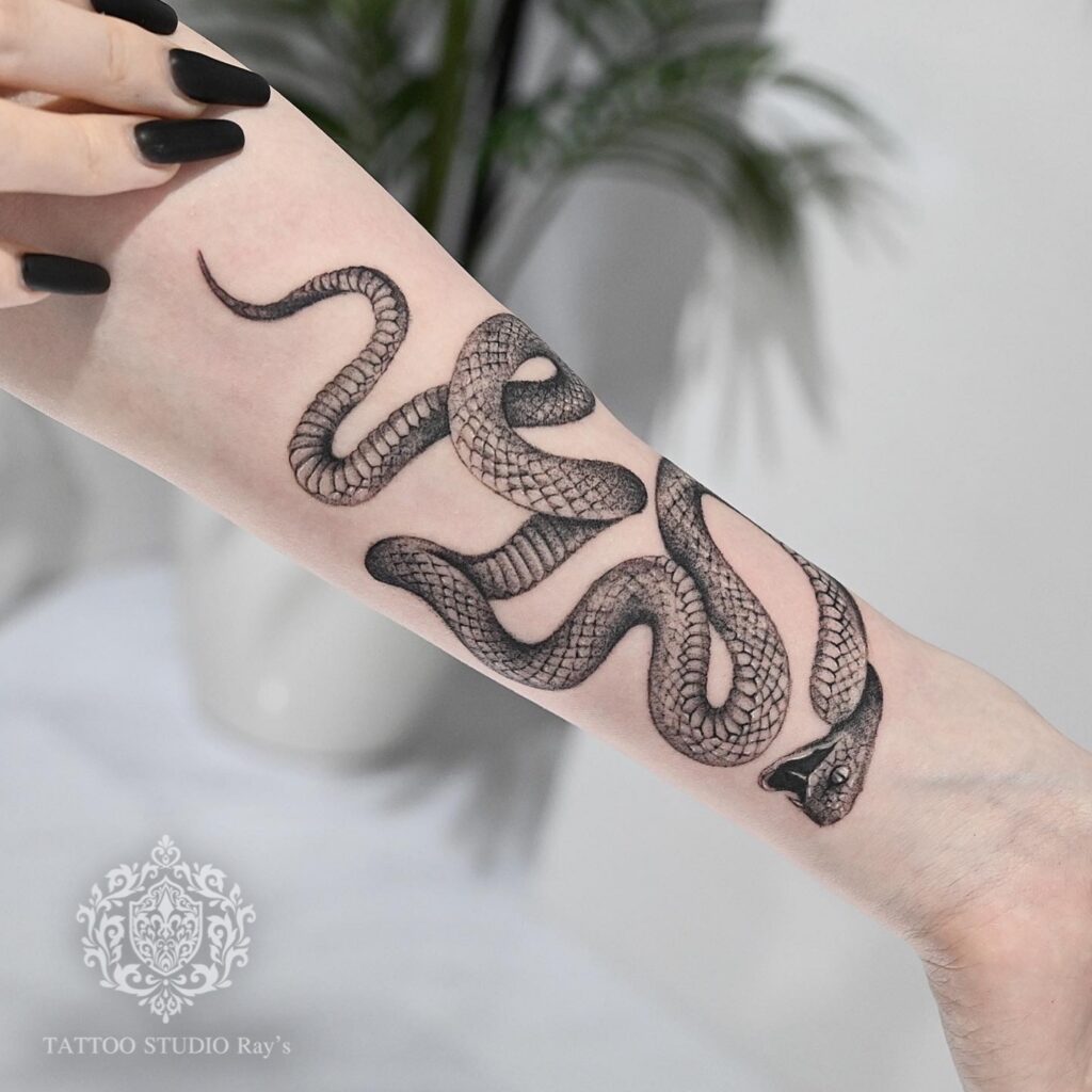 snake tattoo AYUMI
