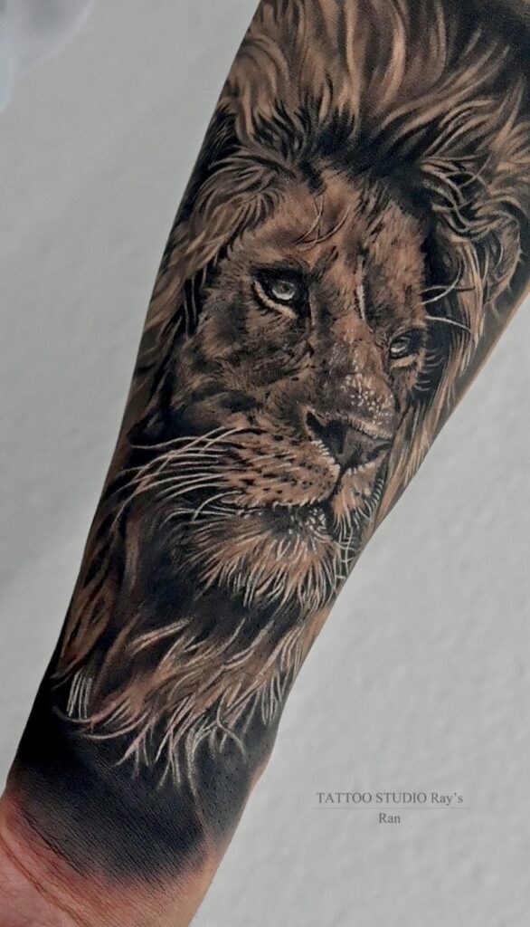 lion portrait tattoo Ran