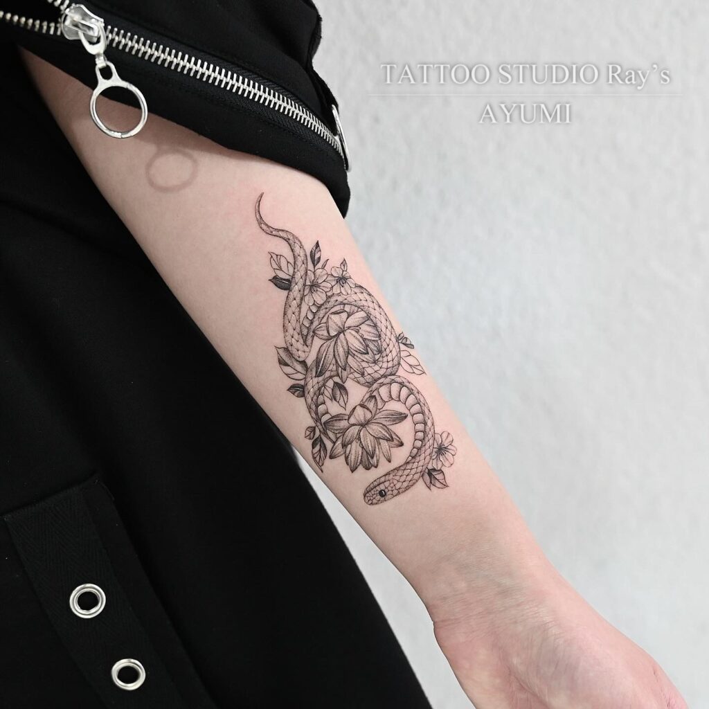 snake × lotus tattoo ayumi 02