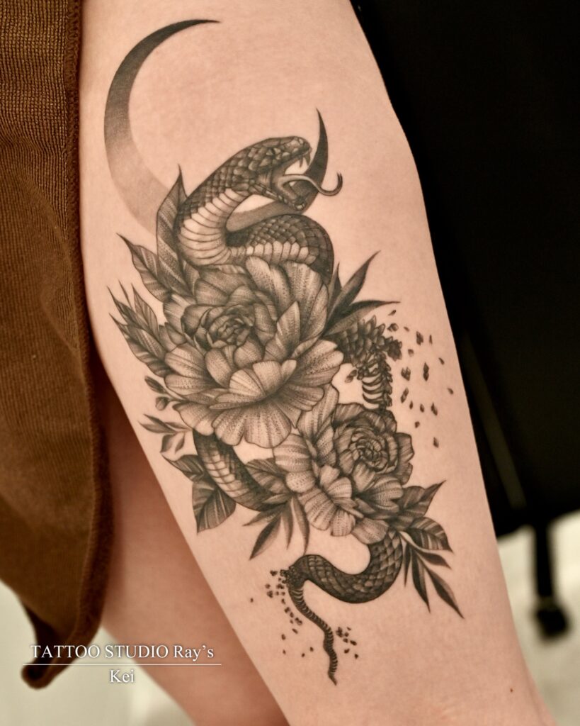 snake peony moon tattoo Kei