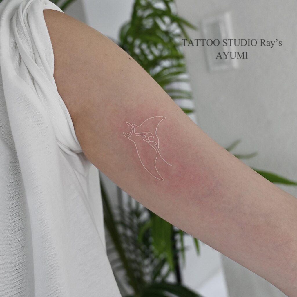 manta ray white tattoo ayumi