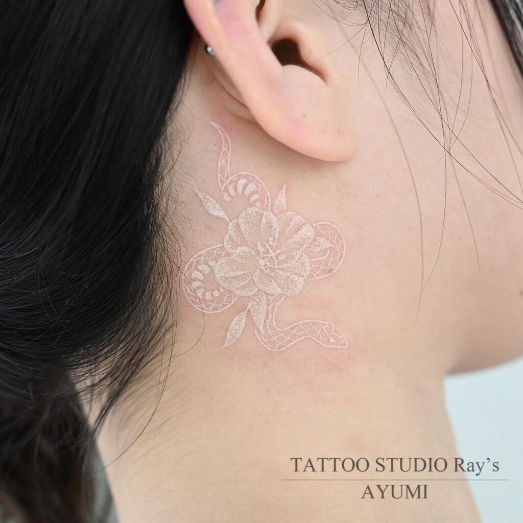 white snake × flower tattoo ayumi 02