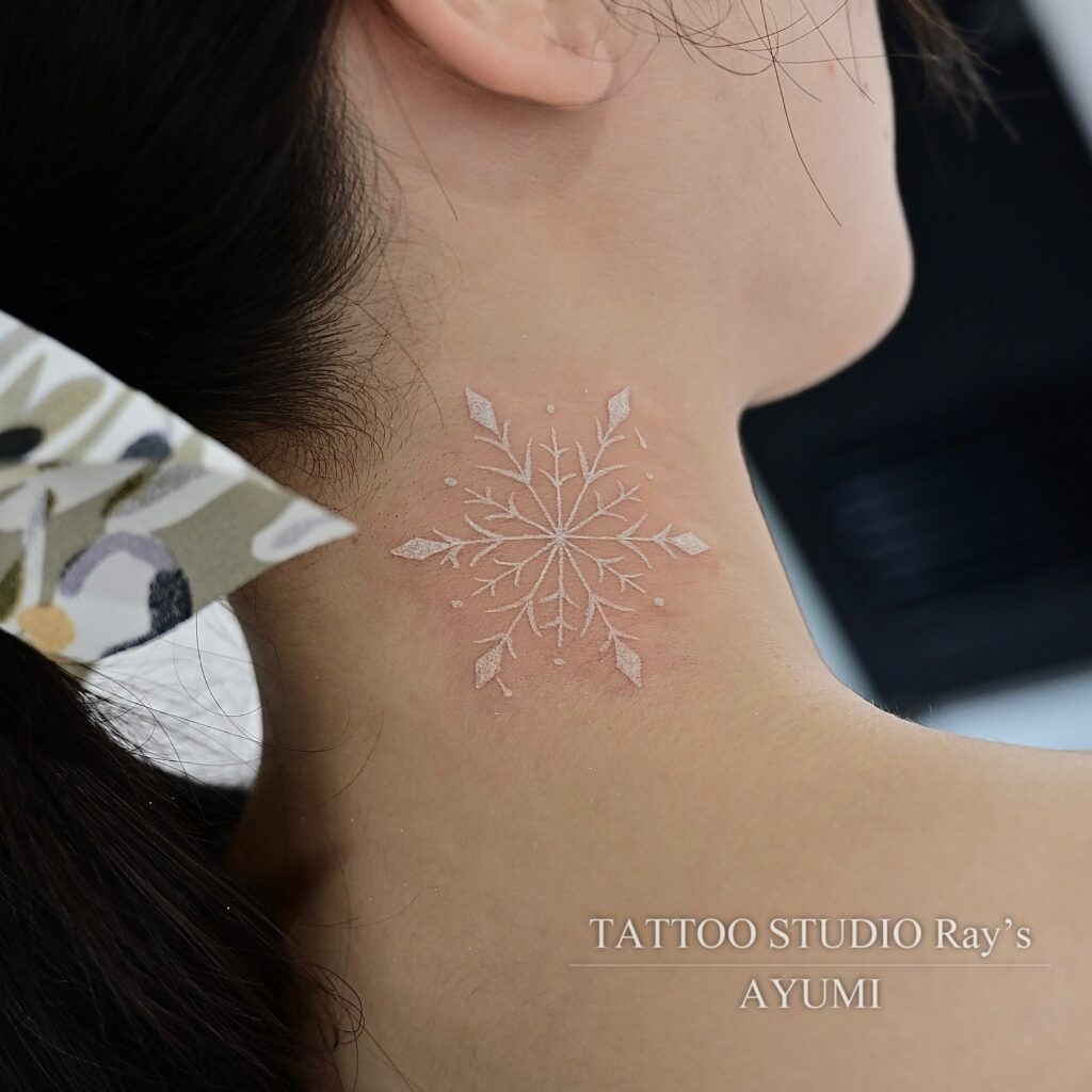 white snowflake tattoo ayumi 02