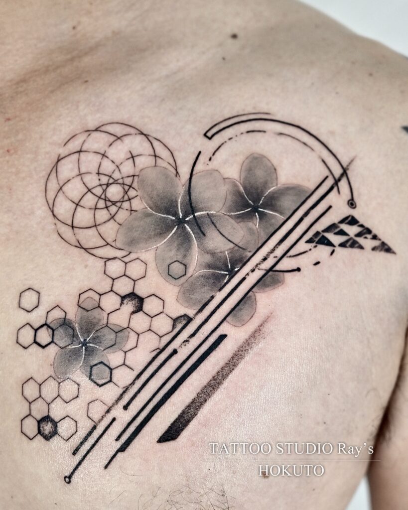 geometric & plumeria tattoo hokuto 03